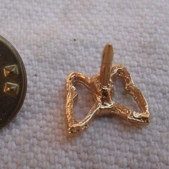 Vintage Goldtone Butterfly Tie Tack Lapel Pin - Picture 8 of 8